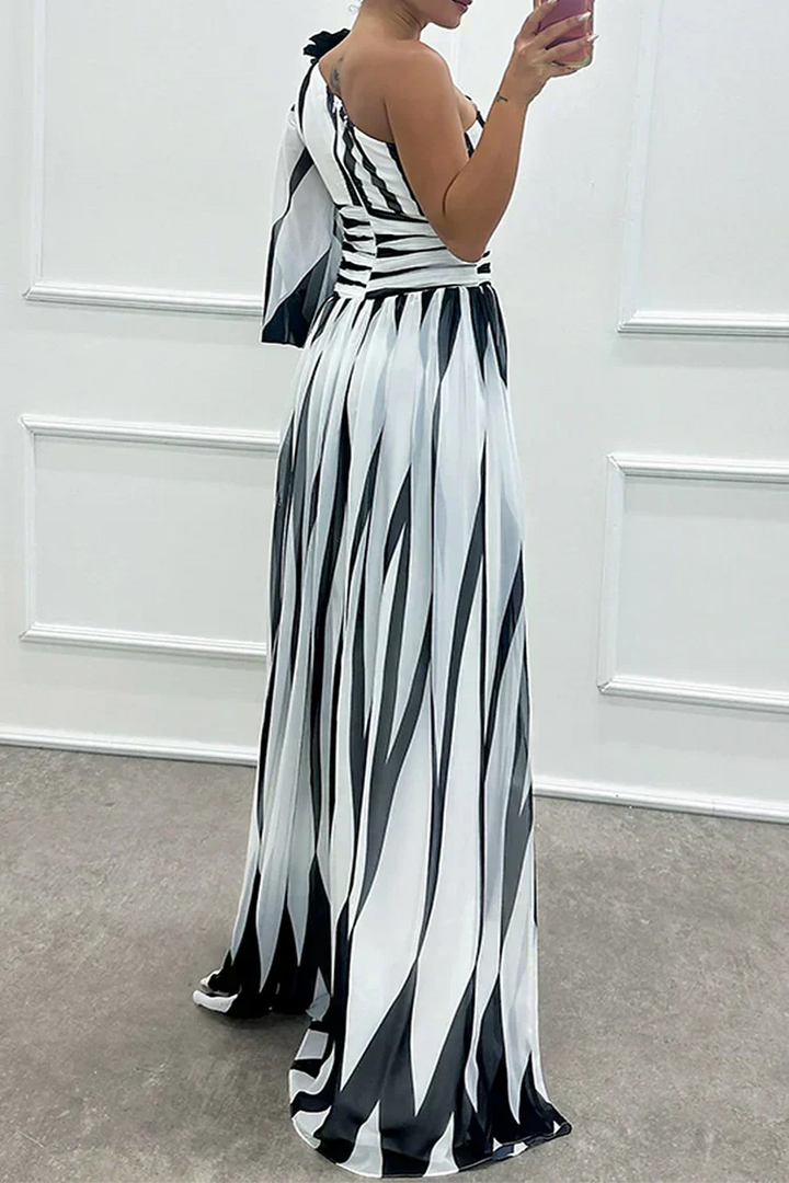 Vita | Elegant Striped Maxi Dress with One Shoulder