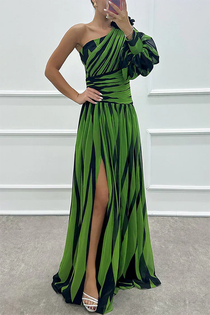 Vita | Elegant Striped Maxi Dress with One Shoulder