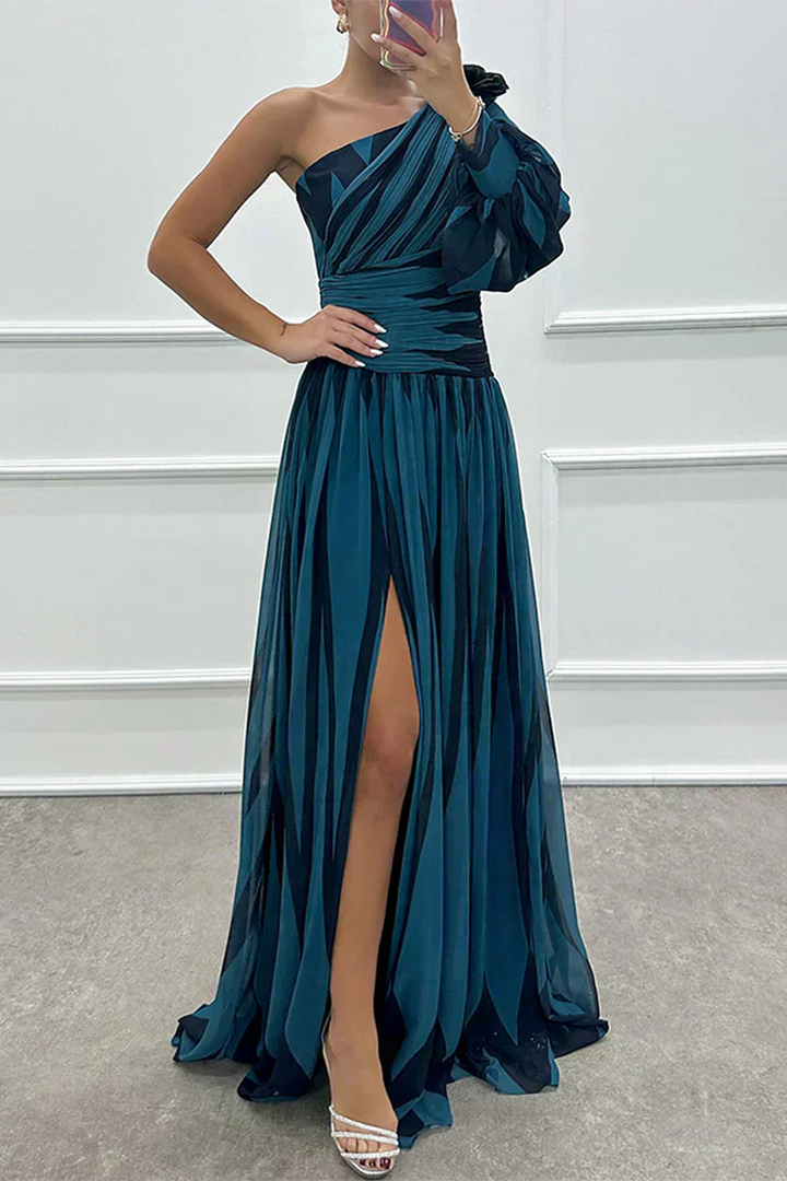 Vita | Elegant Striped Maxi Dress with One Shoulder
