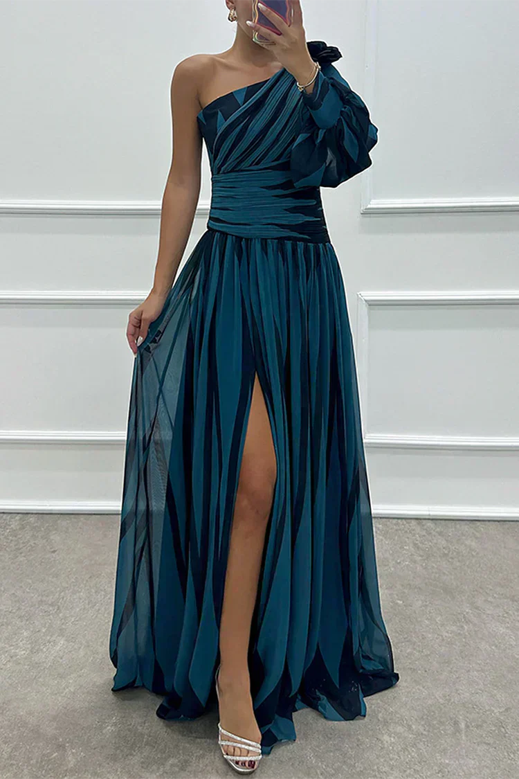 Vita | Elegant Striped Maxi Dress with One Shoulder